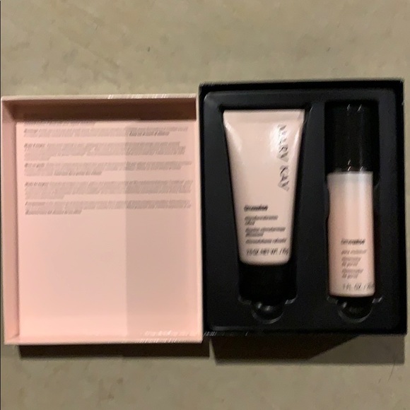 Mary Kay Timewise Microdermabrasion Plus Set - Picture 3 of 3